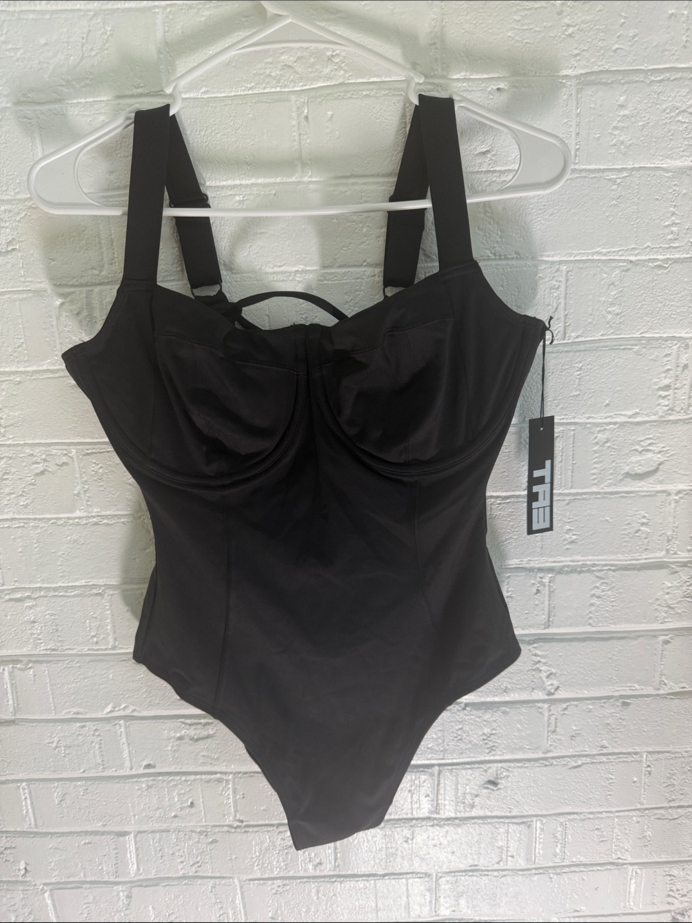 NWT $175 MEDIUM SHORT TORSO LIFTY  LIFTY STYLE FG CUP